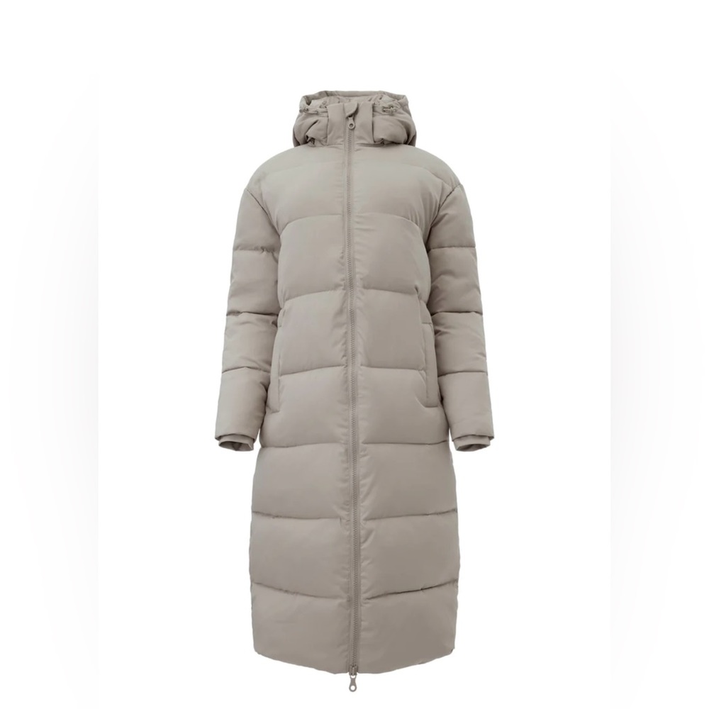NWT Girlfriend Collective long recycled puffer. NEVER WORN